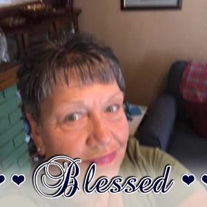 Meet your Posher, Claudia